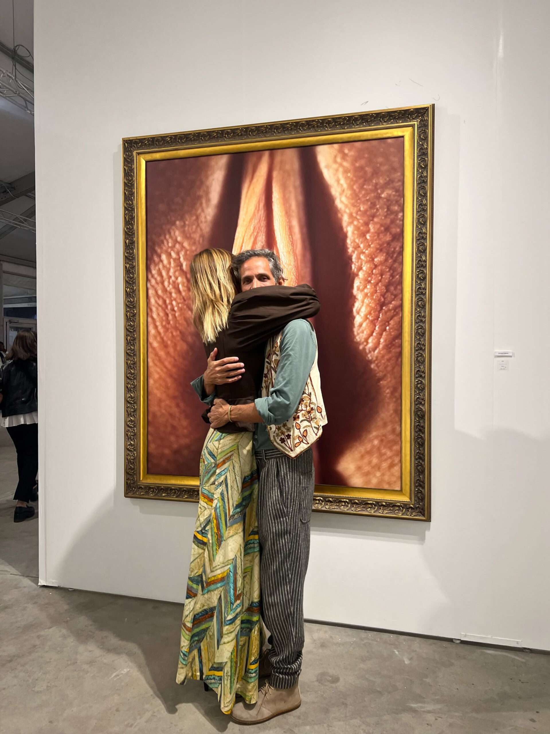 Read more about the article Insta Ban On Selfies Of Art Gallery’s Giant Vagina